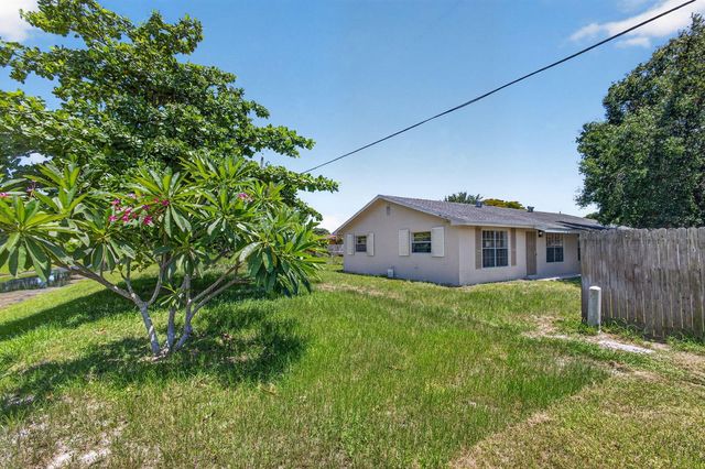 3943 Roan Court W, Palm Beach Gardens, FL 33403