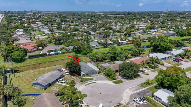 3943 Roan Court W, Palm Beach Gardens, FL 33403