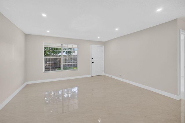 3943 Roan Court W, Palm Beach Gardens, FL 33403