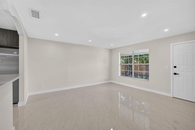 3943 Roan Court W, Palm Beach Gardens, FL 33403