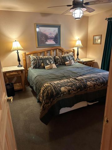 5035-5045 Glen Echo Dr, Hathaway Pines, CA 95233