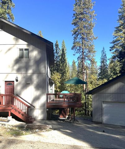 5035-5045 Glen Echo Dr, Hathaway Pines, CA 95233