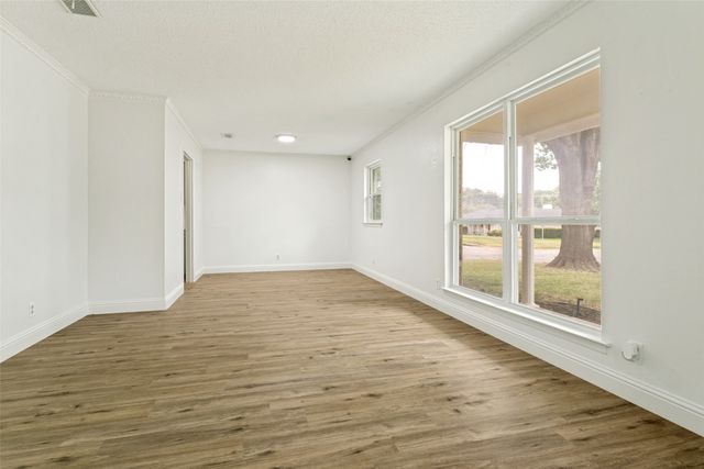 7449 Monterrey Drive, Fort Worth, TX 76112