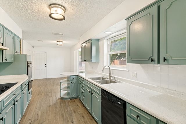 7449 Monterrey Drive, Fort Worth, TX 76112