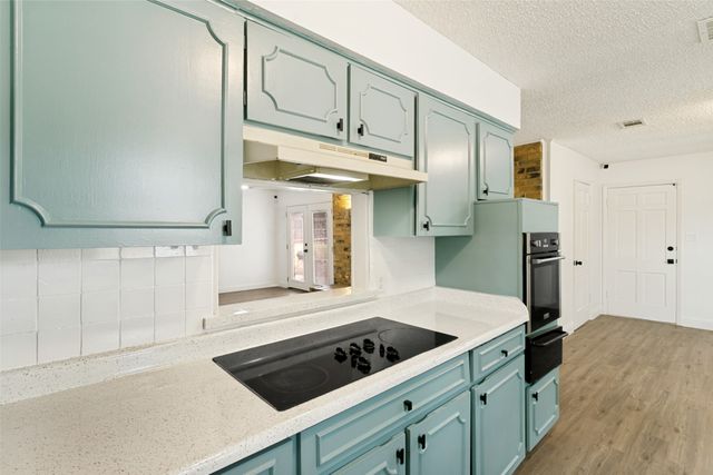 7449 Monterrey Drive, Fort Worth, TX 76112