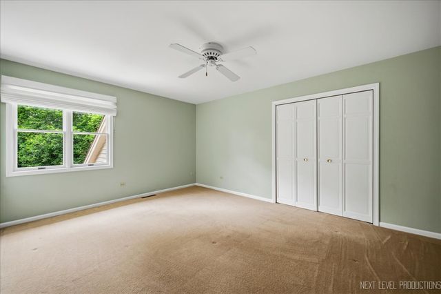 501 Pin Oak Court, St. Charles, IL 60174