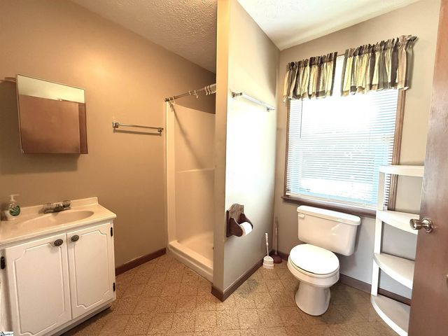 13 Lynhurst Drive, Greenville, SC 29611