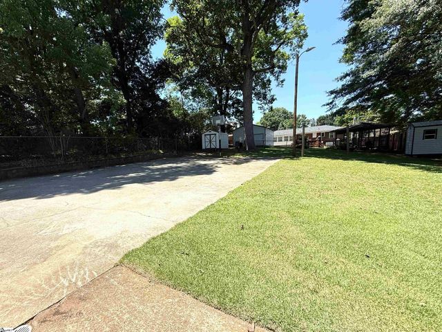 13 Lynhurst Drive, Greenville, SC 29611