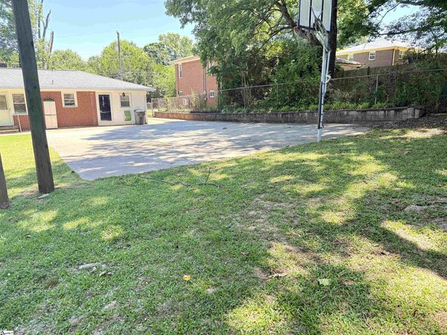 13 Lynhurst Drive, Greenville, SC 29611