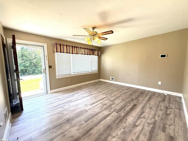 13 Lynhurst Drive, Greenville, SC 29611