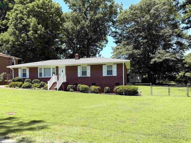 13 Lynhurst Drive, Greenville, SC 29611