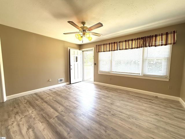13 Lynhurst Drive, Greenville, SC 29611