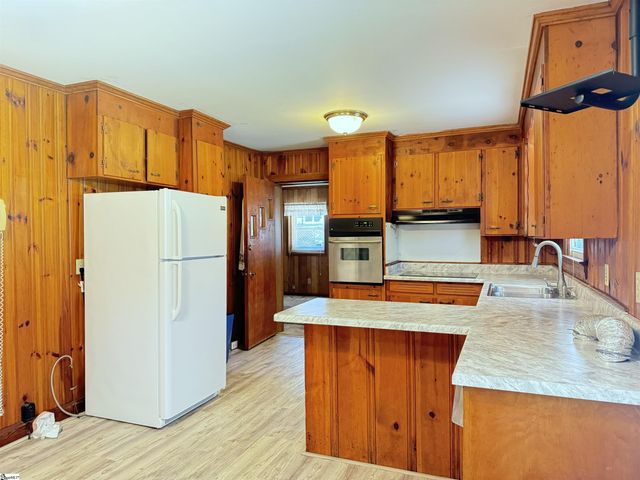 13 Lynhurst Drive, Greenville, SC 29611