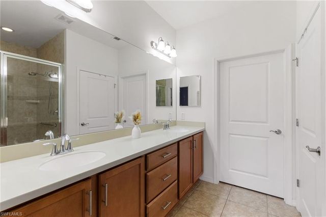 1570 Oceania DR S, Naples, FL 34113