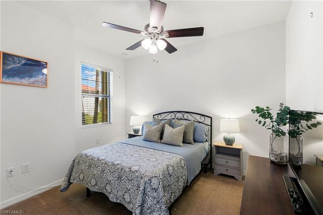 1570 Oceania DR S, Naples, FL 34113