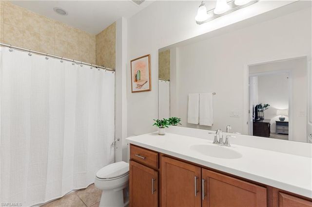 1570 Oceania DR S, Naples, FL 34113