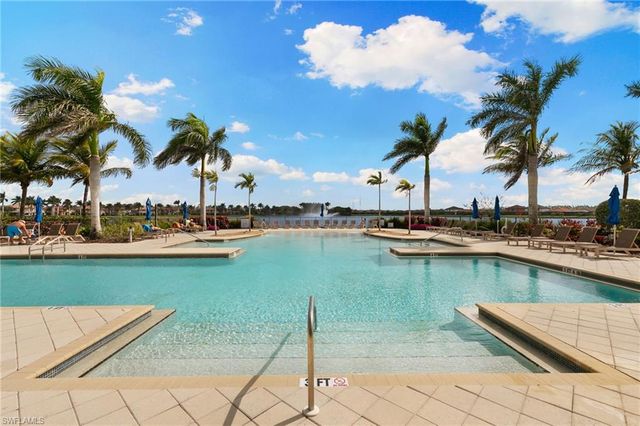 1570 Oceania DR S, Naples, FL 34113