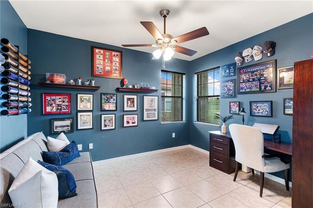 1570 Oceania DR S, Naples, FL 34113