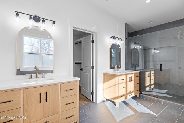 2574 Creekstone Circle, Maryville, TN 37804