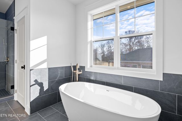 2574 Creekstone Circle, Maryville, TN 37804