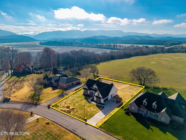 2574 Creekstone Circle, Maryville, TN 37804