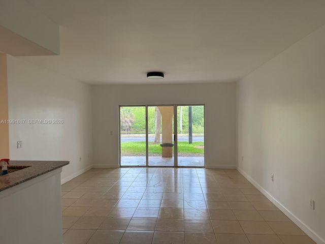 2493 Centergate Dr 102, Miramar, FL 33025