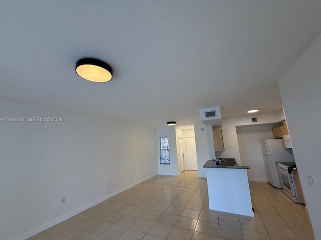 2493 Centergate Dr 102, Miramar, FL 33025