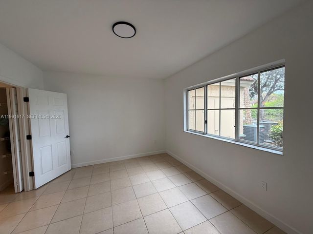 2493 Centergate Dr 102, Miramar, FL 33025