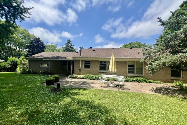 100 Joanne DRIVE, Brookfield, WI 53005