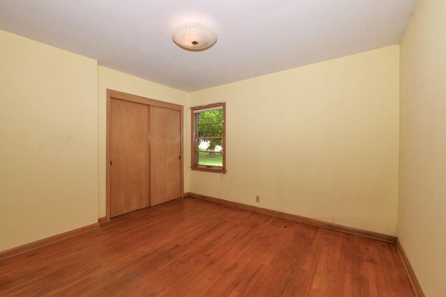 100 Joanne DRIVE, Brookfield, WI 53005