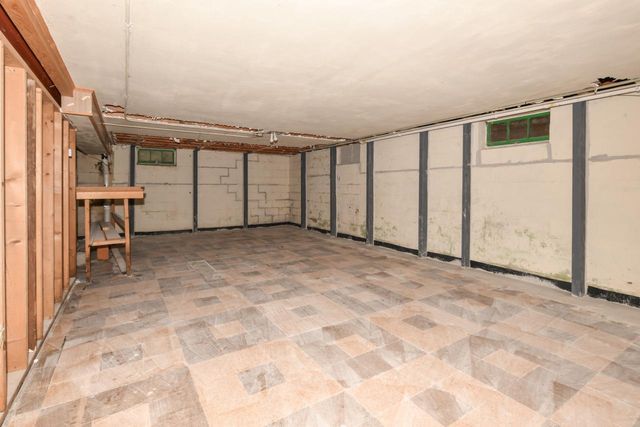 100 Joanne DRIVE, Brookfield, WI 53005