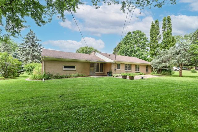 100 Joanne DRIVE, Brookfield, WI 53005