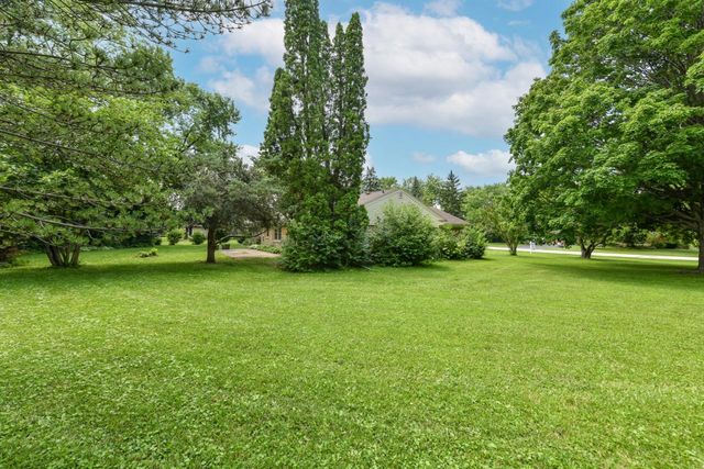 100 Joanne DRIVE, Brookfield, WI 53005