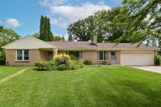 100 Joanne DRIVE, Brookfield, WI 53005