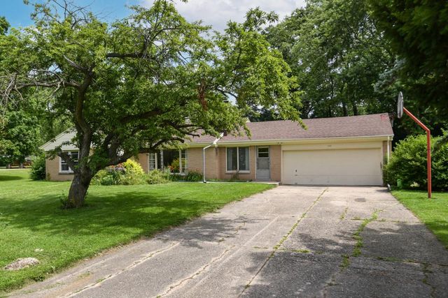 100 Joanne DRIVE, Brookfield, WI 53005