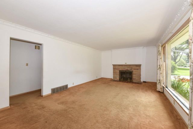 100 Joanne DRIVE, Brookfield, WI 53005