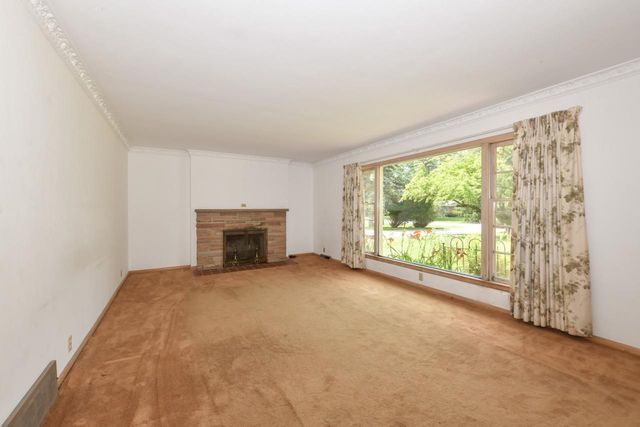 100 Joanne DRIVE, Brookfield, WI 53005