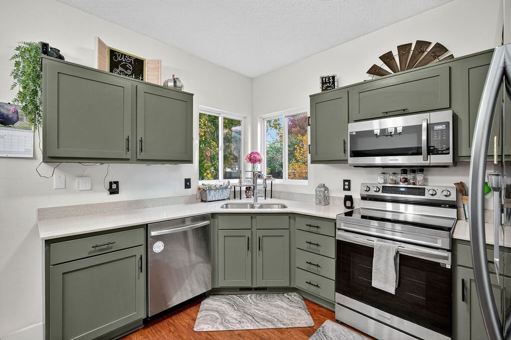 1122 62nd Street, West Des Moines, IA 50266