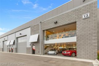 142 Pit Lane, Pontiac, MI 48341