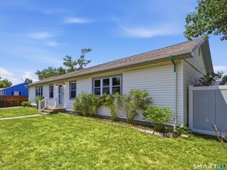 257 Midway Oval, Groton, CT 06340