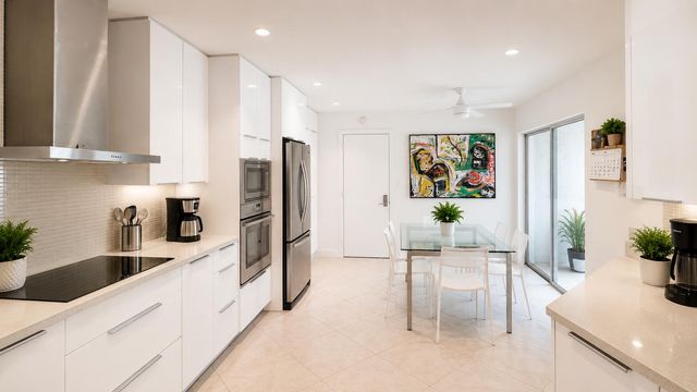 4107 CARRIAGE Drive K2, Pompano Beach, FL 33069