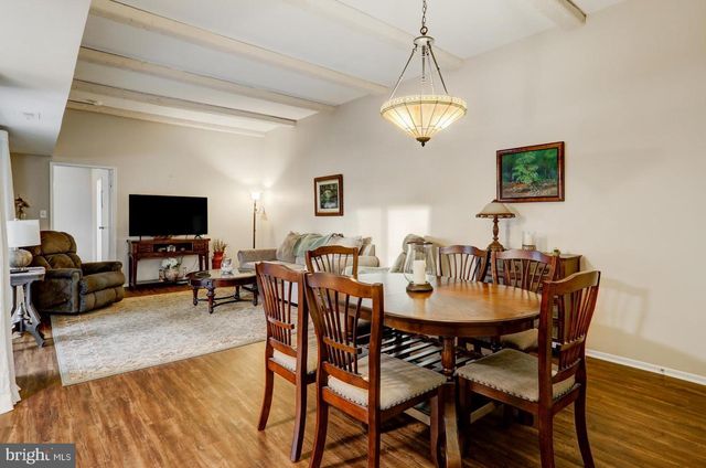 354 VALLEYBROOK DR, Lancaster, PA 17601