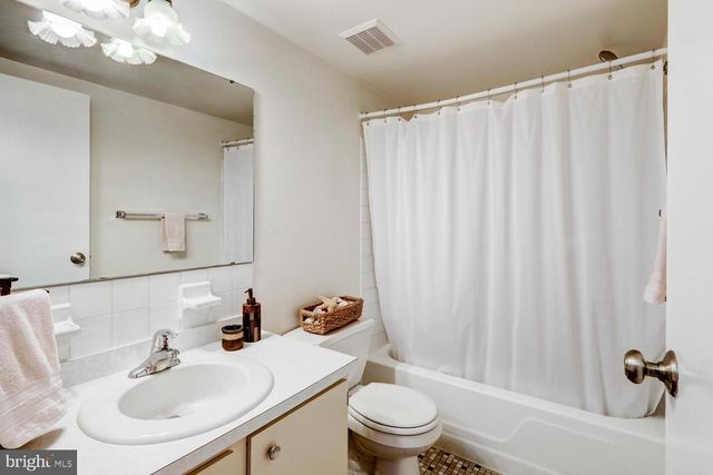 354 VALLEYBROOK DR, Lancaster, PA 17601