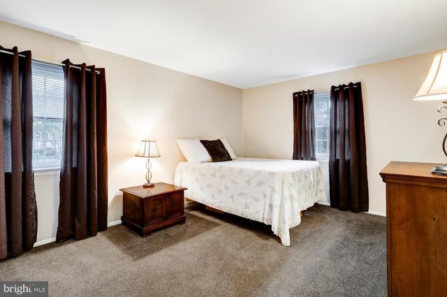 354 VALLEYBROOK DR, Lancaster, PA 17601