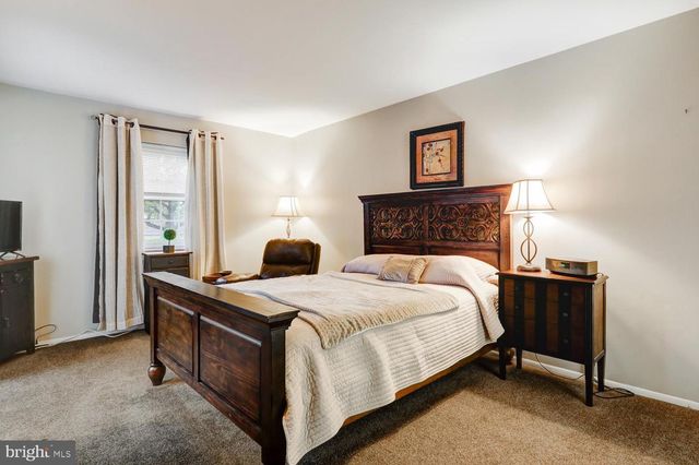 354 VALLEYBROOK DR, Lancaster, PA 17601