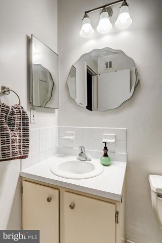 354 VALLEYBROOK DR, Lancaster, PA 17601