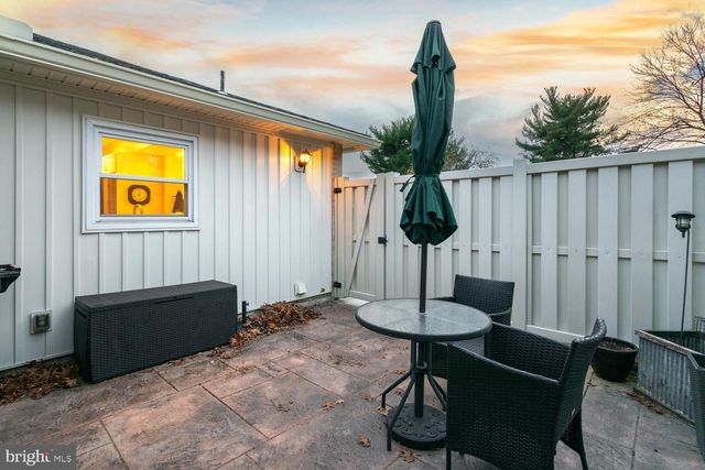 354 VALLEYBROOK DR, Lancaster, PA 17601