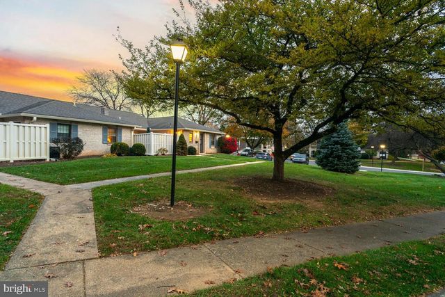 354 VALLEYBROOK DR, Lancaster, PA 17601