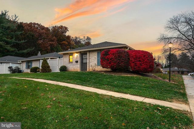 354 VALLEYBROOK DR, Lancaster, PA 17601