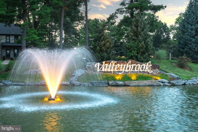 354 VALLEYBROOK DR, Lancaster, PA 17601